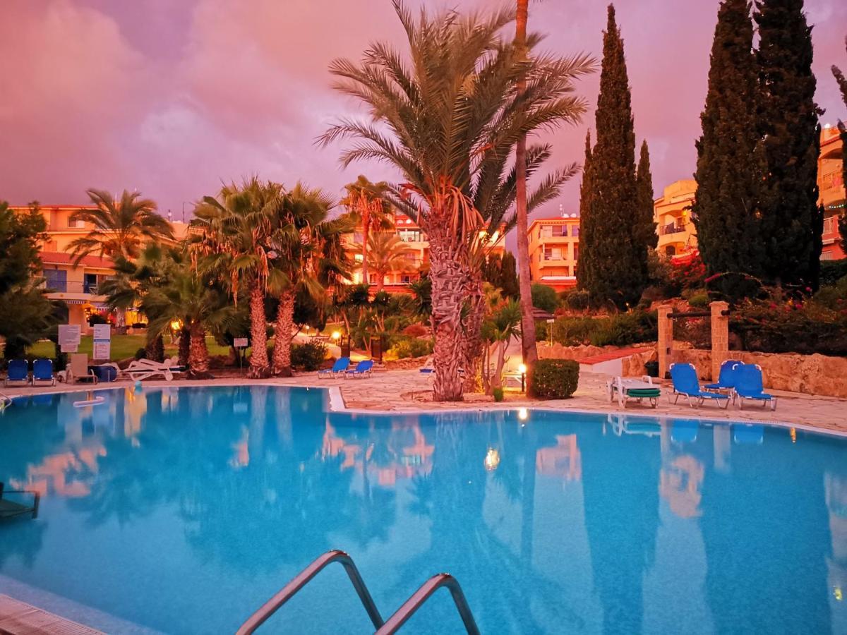 103 Regina Gardens Apartment Paphos ภายนอก รูปภาพ
